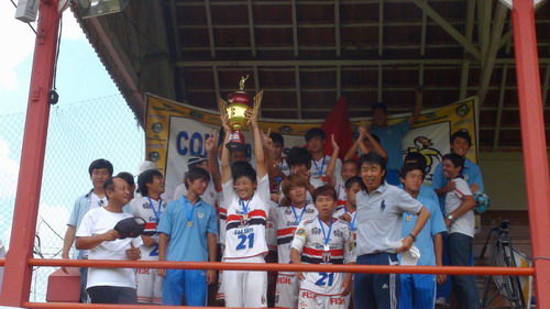 河北足球少年巴西夺冠 非本土球队第一次夺得