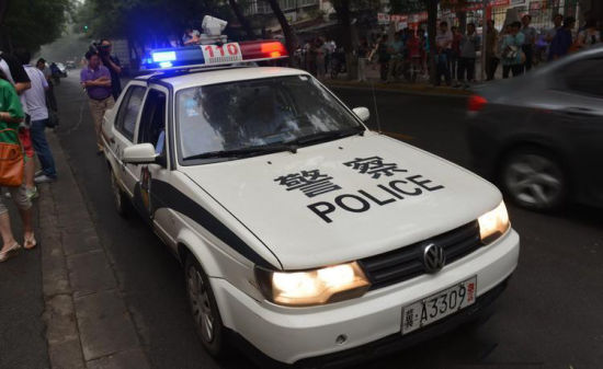 石家庄考生去15中考试错跑到5中 110警车护送