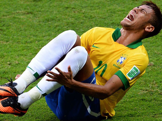 假摔排行榜_世界杯<假摔排行榜>:巴西17次内马尔独占5次