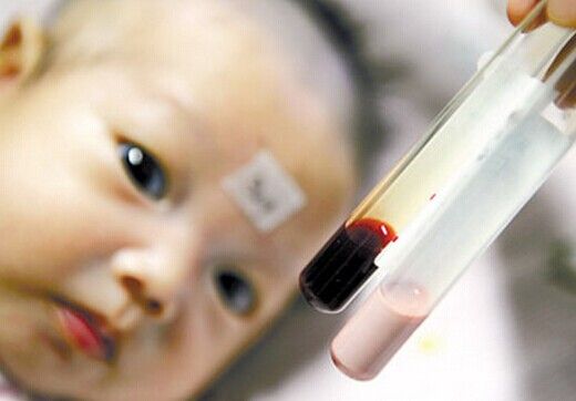 婴儿患怪病血液成乳白色 权威机构拒检测