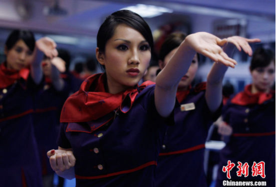 香港空姐学咏春拳应对航班延误时愤怒乘客